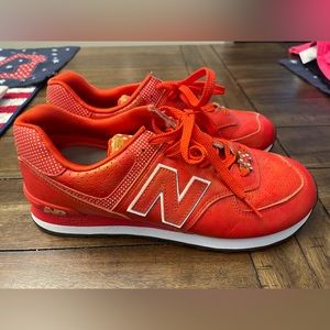 Women’s New Balance Disney Minnie Mouse Sneakers SZ 9.5